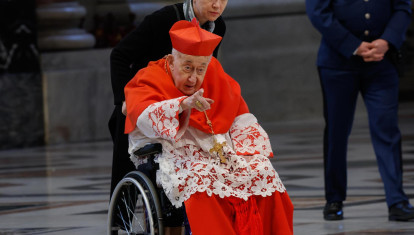 ROME (Italy), 23/04/2025.- Italian cardinal Camillo Ruini arrives in St Peter's Basilica ahead of the transfer of Pope Francis' coffin for three days of lying in state, Vatican City, 23 April 2025. Catholics and well-wishers will pay their respects to the spiritual leader, who died on 21 April 2025, aged 88, until his funeral on 26 April in the plaza in front of the basilica. (Papa, Cardenal, Italia) EFE/EPA/GIUSEPPE LAMI