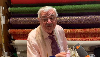 El sastre del Vaticano se prepara para vestir al próximo Papa