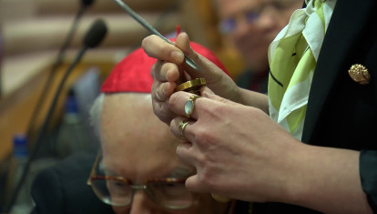 Se anula el anillo del pescador del Papa Francisco en vísperas del cónclave