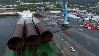 Tres monopiles XXl que ha recibido el Puerto de Ferrol