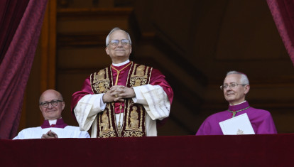 El Papa León XIV durante la bendición Urbi et Orbi