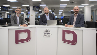 José Antonio Méndez, Diego Moreno y Miguel Pérez Pichel presentan A Debate - Thorun Piñeiro