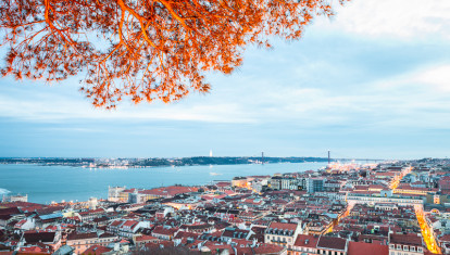 Vista de Lisboa al atardecer desde el castillo de San Jorge.