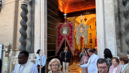 Rosario extraordinario con el Simpecado de la hermandad egabrense