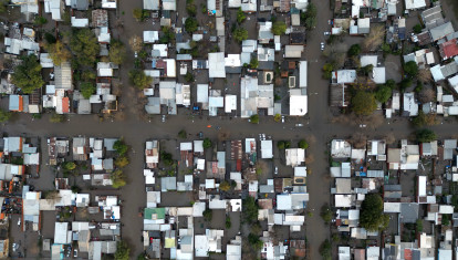 Vista aérea de una zona inundada en Zárate, provincia de Buenos Aires