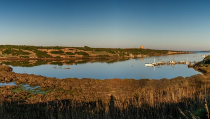 Vista panorámica del pequeño Puerto de Sanitja