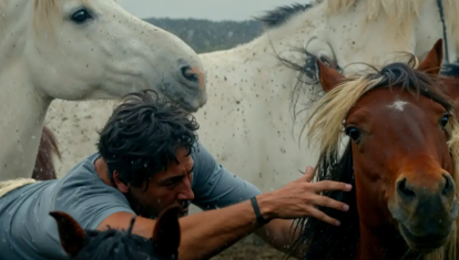 Imagen del documental inmersivo 'Fillos do Vento: A Rapa' que compite en Cannes