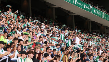La afición del Córdoba responde desde el primer día de renovación