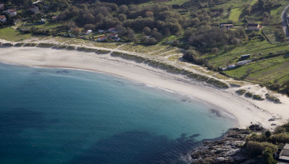 Una de las playas del municipio con más arenales en su costa