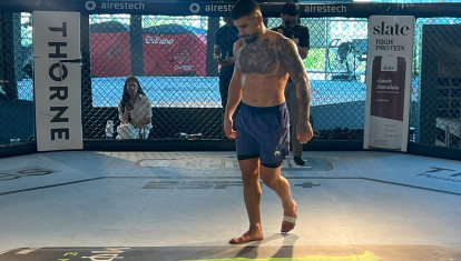 El hispano-georgiano Ilia Topuria participa de un entrenamiento este viernes
