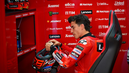 Marc Márquez, concentrado en su box