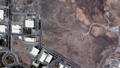 La planta de enriquecimiento nuclear de Natanz, en el centro de Irán, tras los ataques de Estados Unidos e Israel