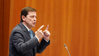 El presidente de la Junta de Castilla y León, Alfonso Fernández Mañueco, durante la sesión de control del martes