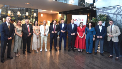 Autoridades e invitados en la asamblea de Asfaco