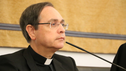 Hasta su nombramiento como obispo auxiliar ha sido vicario general de la Archidiócesis de Sevilla y moderador de la curia