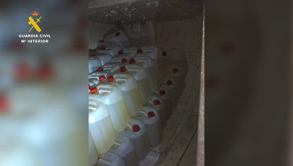 Intervenidos 25.000 litros de combustible y diez embarcaciones para petaqueo en la costa de Huelva