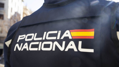 Un agente de la Policía Nacional