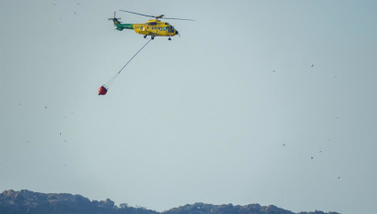 12/08/2025 Cuatro medios aéreos se incorporan a la zona del incendio de Tarifa. A12 de agosto de 2025. en Tarifa, Cádiz (Andalucía, España).    Tras la reunión del Comité de Operaciones del Plan de Emergencia contra Incendios, el consejero de Presidencia, Antonio Sanz, reconocía el 