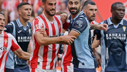 Rubén Alves pugna por la posición con Perrin