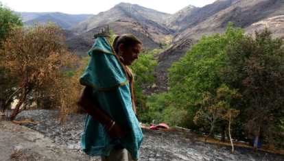 La Santa de Lusio vuelve a la iglesia tras el incendio que ha arrasado el pueblo