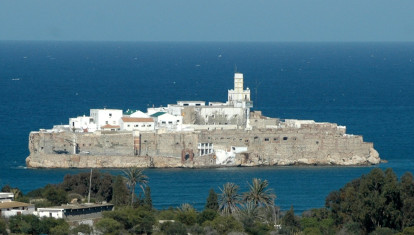 Peñón de Alhucemas desde Marruecos