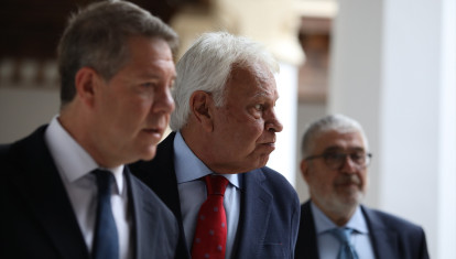 (Foto de ARCHIVO)
El presidente de Castilla-La Mancha, Emiliano García-Page (1i), y el expresidente de España Felipe González (2i), durante el evento 'Un camino compartido: 40 años de España y Portugal en la Unión Europea', en el Palacio de Fuensalida, a 11 de junio de 2025, en Toledo, Castilla-La Mancha (España). Promovido por la Junta de Castilla-La Mancha, la Fundación Felipe González y el Real Instituto Elcano, el acto reúne a los expresidentes de Portugal y España que gobernaban cuando ambos países se adhirieron a la Unión Europea con el objetivo de reflexionar sobre la aportación ibérica al proyecto y el impacto de la pertenencia compartida a la UE.

Juanma Jiménez / Europa Press
11/6/2025