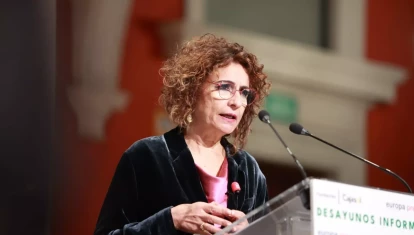 La ministra de Hacienda, María Jesús Montero, este viernes en unos desayunos informativos de Europa Press en Sevilla