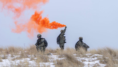 Marcaje de posicionamiento durante el desembarco anfibio de Steadfast Dart 26