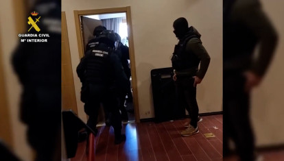 Fotograma de la intervención de la Guardia Civil en el domicilio