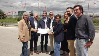 La ministra de Vivienda junto con candidatos del PSOE de Málaga de cara al 17-M