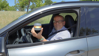 La multa de 200 que te pueden poner a pesar de llevar la baliza V16 en el coche