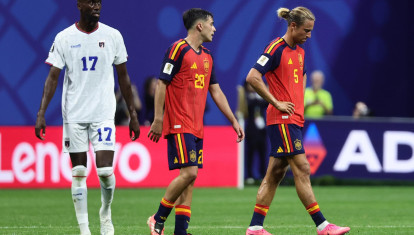 ATLANTA (United States), 15/06/2026.- Marcos Llorente (R) and Pedri (C) of Spain react next to Willy Semedo (L) of Cape Verde after the FIFA World Cup 2026 group stage match Spain vs Cabo Verde, in Atlanta, USA, 15 June 2026. (Cabo Verde, España) EFE/EPA/RONALD WITTEK