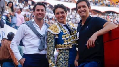 Andrés Roca Rey, junto a sus Fernando y Juan José, a quién está muy unido