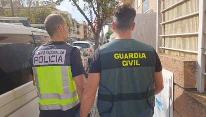 Agentes de la Guardia Civil y la Policía Nacional, en una imagen de archivo
REMITIDA / HANDOUT por GUARDIA CIVIL - POLICÍA NACIONAL
Fotografía remitida a medios de comunicación exclusivamente para ilustrar la noticia a la que hace referencia la imagen, y citando la procedencia de la imagen en la firma
29/10/2025