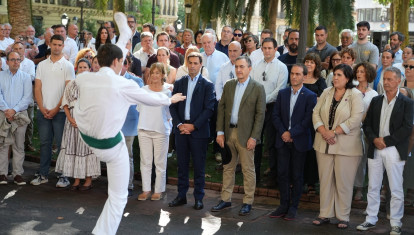 Aitor Esteban junto a Imanol Pradales durante el acto de conmemoración del 131 aniversario del PNV
H. BILBAO - EUROPA PRESS
27/7/2026