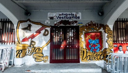 Fachada del estadio de Vallecas