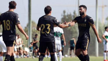 Rubén Alves sigue como el único central zurdo de la plantilla