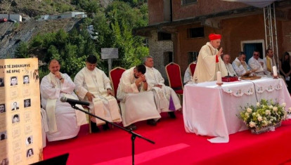 El cardenal albanés Ernest Simoni durante la misa de ayer viernes