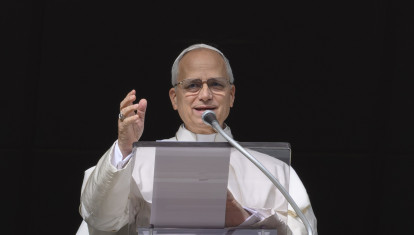 El Papa León XIV, durante el rezo del Ángelus