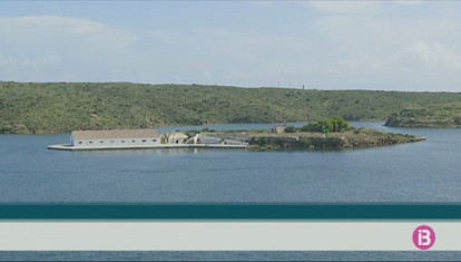 Vista de la nave de la Ila Plana, en Maó.