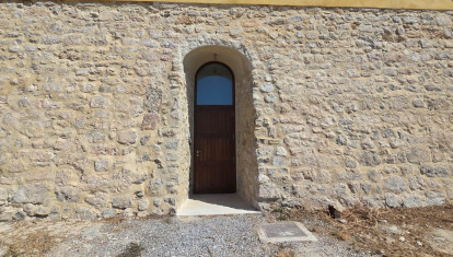 Vista del acceso al ascensor público del Parador de Ibiza desde la Ronda Calvi.