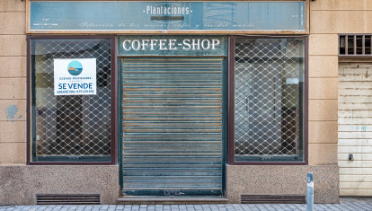 Los locales comerciales, cerrados a cal y canto, proliferan por nuestro país