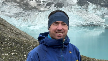 Eñaut Izagirre, experto en glaciares, en su visita a Nepal