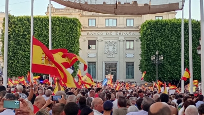 La Plaza de San Francisco, abarrotada para apoyar a Ceuta ante la invasión