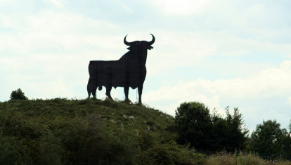 El toro de Osborne en Llanes, Asturias