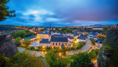 Casco antiguo de la ciudad de Luxemburgo al atardecer
