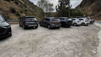 Aparcar en mitad del campo es sancionable
