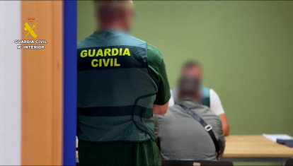 Imagen de archivo de un detenido en dependencias de la Guardia Civil en Alicante