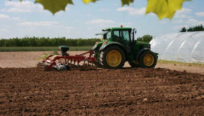 Tractor en el campo