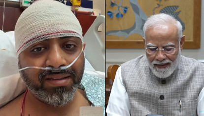 El piloto de flydubai Smit Machchhar en una videollamada con el primer ministro Narendra Modi
